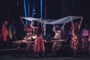 NPN-Cigani-Lete-u-Nebo-1051 NPN-Cigani-Lete-u-Nebo-1051